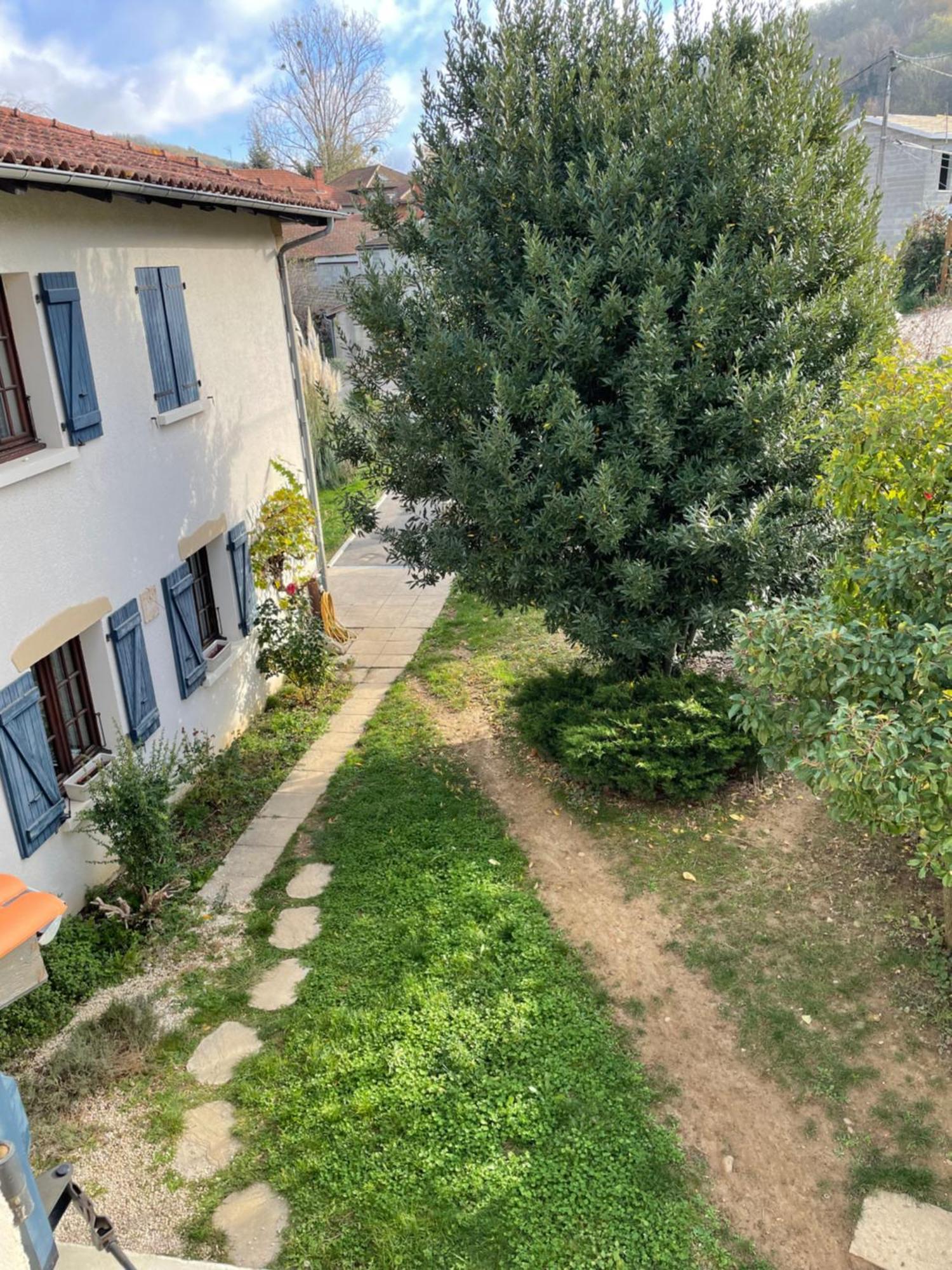 Lens-Lestang Le Regrimet Avec Parking Gratuit Et Prive B&B 외부 사진